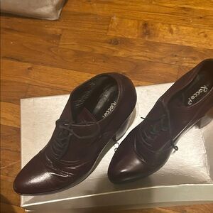 Rocco P. Women's Lace-Up Heeled Oxfords in Burgundy
